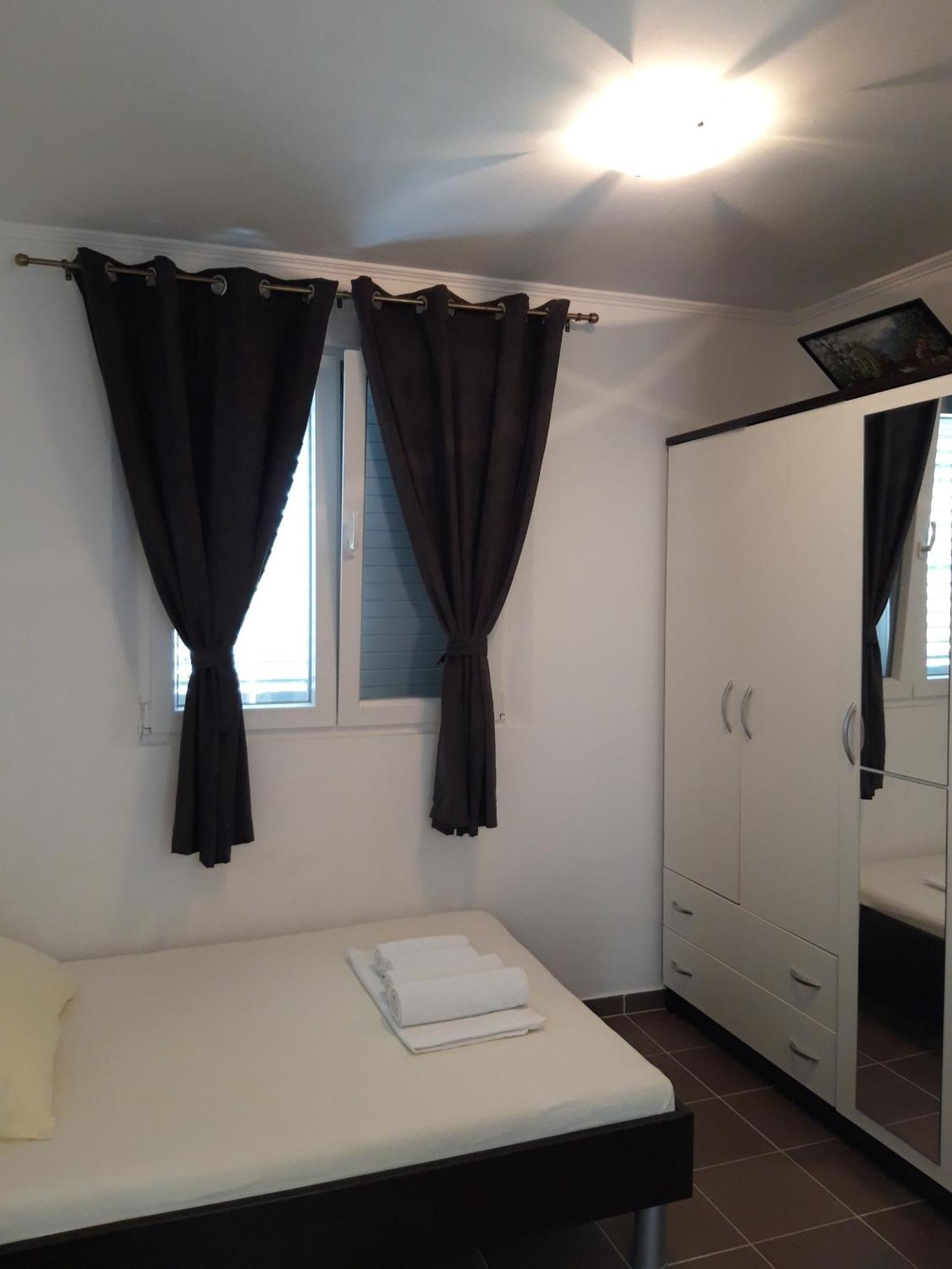 Apartments By The Sea Cove Blaca, Mljet - 4899 Saplunara Room photo