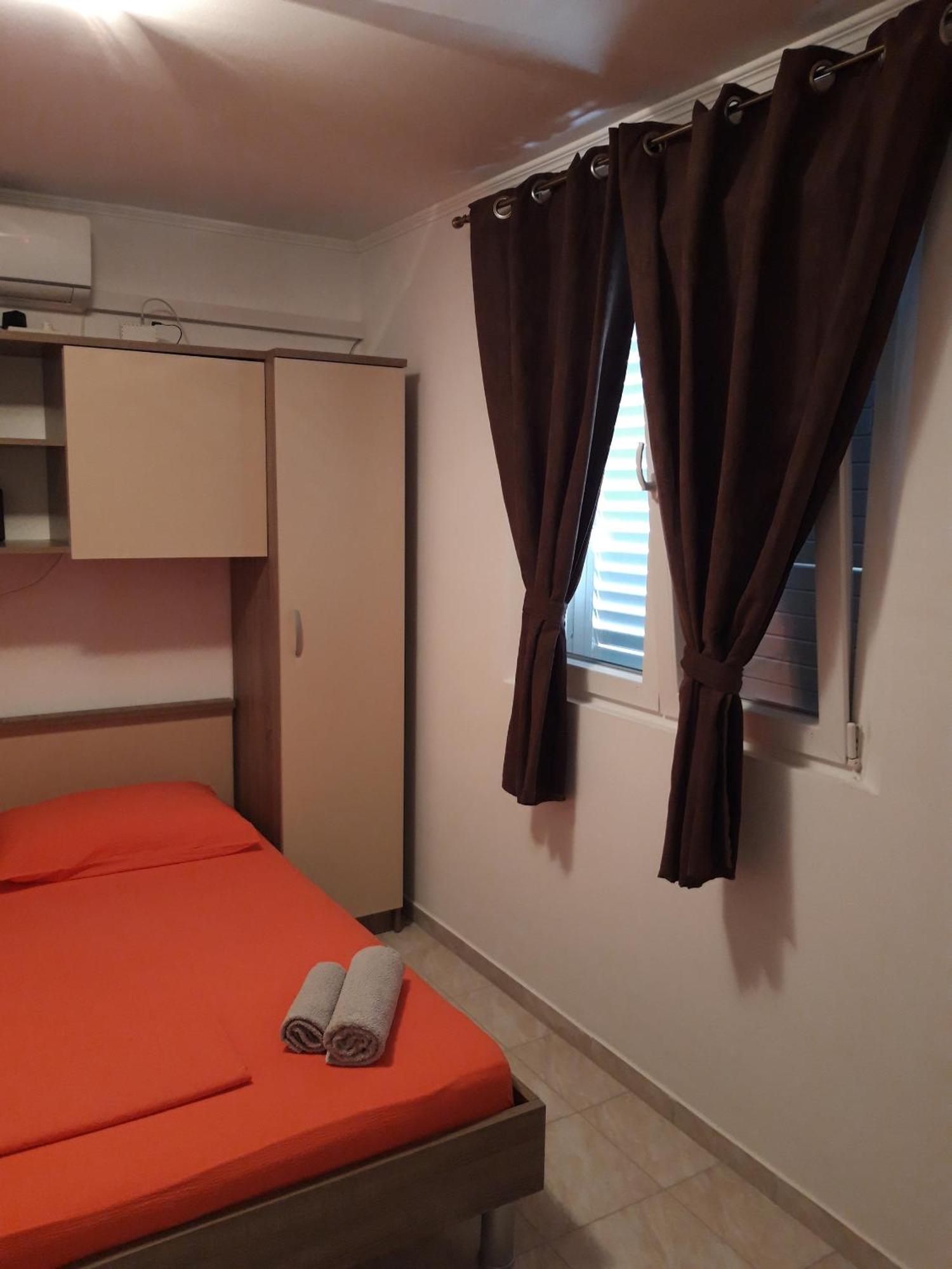Apartments By The Sea Cove Blaca, Mljet - 4899 Saplunara Room photo